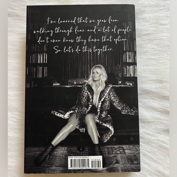 BOOK.  Open Book by Jessica Simpson. - Picture 4 of 4